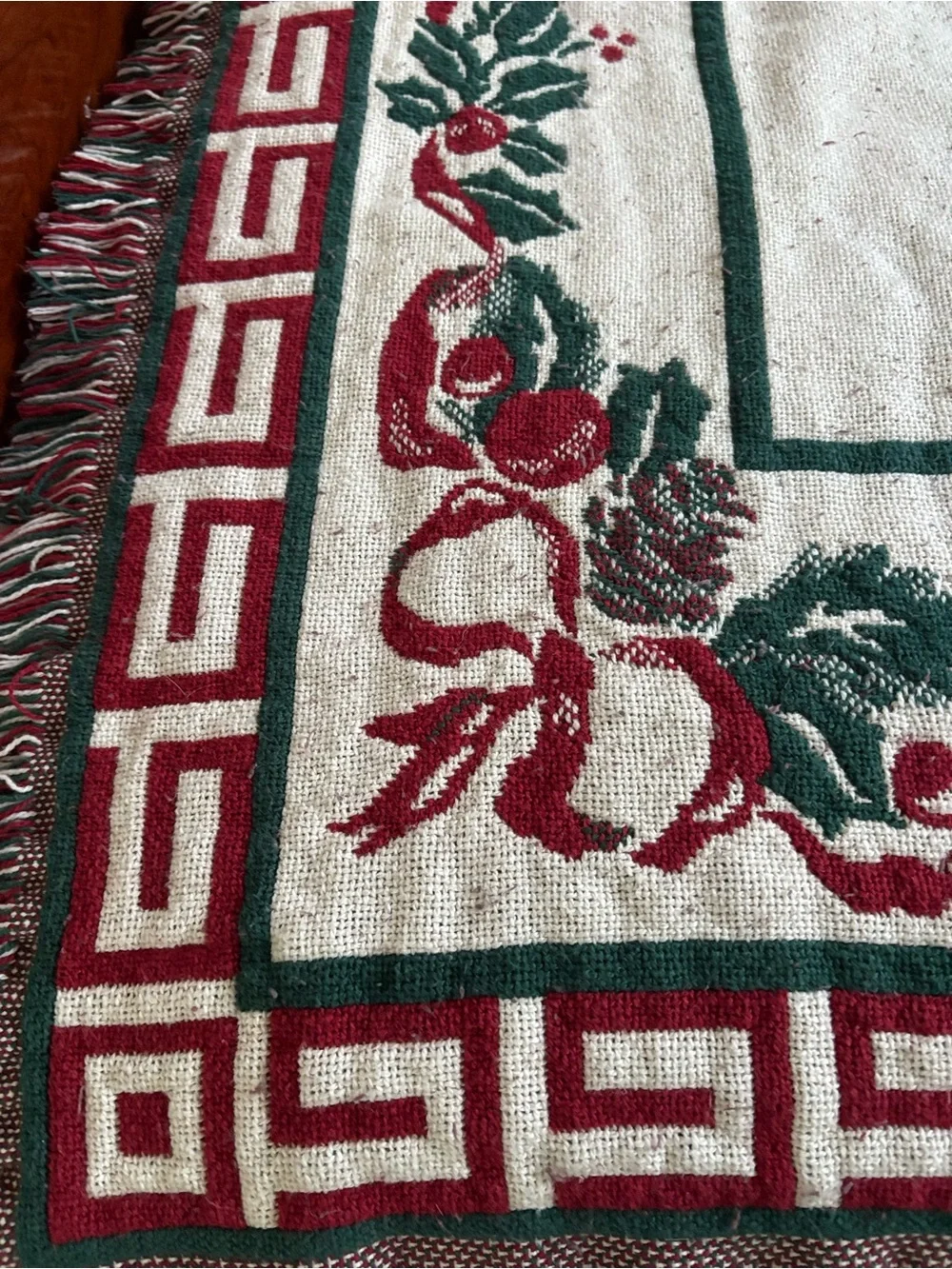 Goodwin Weavers Holiday Santa Woven Throw Blanket - Red & Green